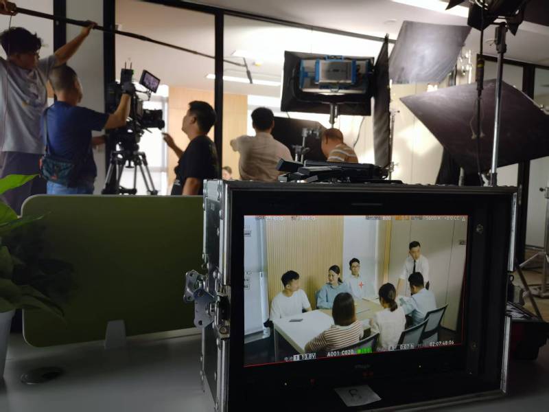 荔浦县TVC拍摄公司：科技产品视觉化大师，诠释未来感与功能美学